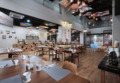 Restaurant 5 favehotel Sidoarjo