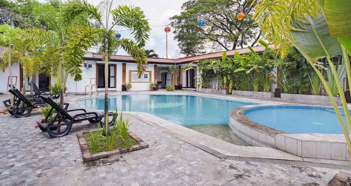 Swimming Pool Poleng Villa