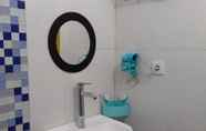 In-room Bathroom 3 Kampoeng Air Resort (Syariah)