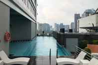 Kolam Renang Premium Location 2BR Apartment @ FX Residence by Travelio
