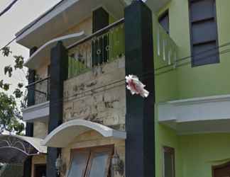 Exterior 2 Full House 4 Bedroom at Villa Guci Indah 77