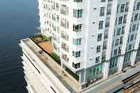 Luar Bangunan Best Price 3BR Greenbay Apartment beside Baywalk by Travelio