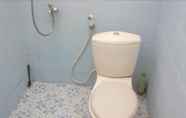 Toilet Kamar 6 Simple Room at Tanjung Duren 647