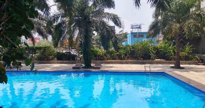 Swimming Pool Town View 2BR Apartment @ Mutiara Bekasi