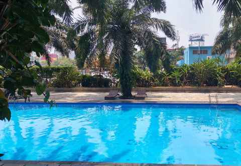 Swimming Pool Town View 2BR Apartment @ Mutiara Bekasi