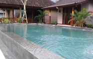 Swimming Pool 7 Paraiso Cottage 