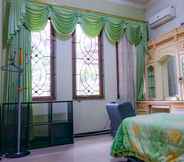 Bedroom 7 Surabaya Homey near Supermall