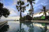 Swimming Pool Frangipani Inn & Restaurant Karangasem