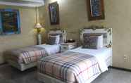 Kamar Tidur 5 Seruni Hotel Family Room 