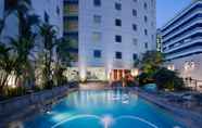 Swimming Pool 4 Rendezvous Hotel Singapore by Far East Hospitality