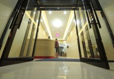 Lobby 4 Grand Royal Hotel