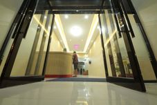 Lobi Grand Royal Hotel