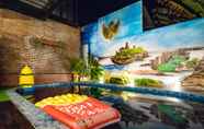 Swimming Pool 4 d'Gobers Hostel Seminyak by Gumilang Hospitality