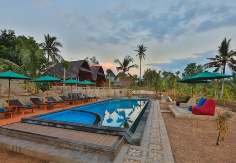 Swimming Pool Mamaras Guest House 