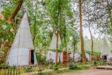 Bên ngoài RedDoorz @ Apache Camp