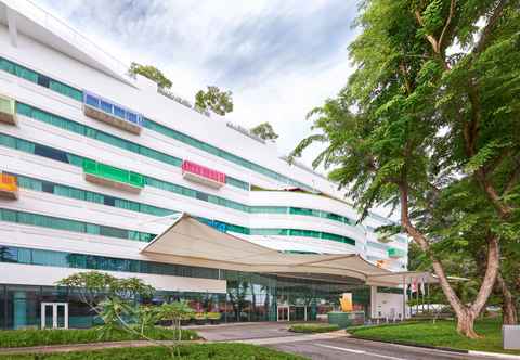 Lobby Village Hotel Changi by Far East Hospitality