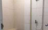 In-room Bathroom 4 Studio Residence Apartemen Kalibata by Nayla