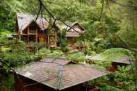 Bên ngoài Cilember Cottage & Lodge - Curug CIlember