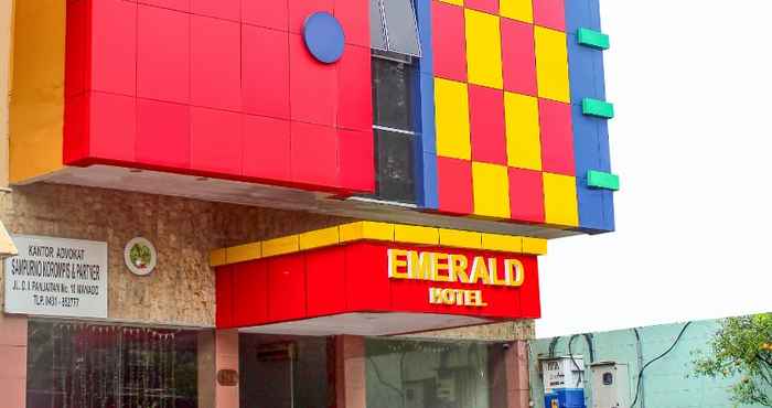 Bên ngoài Emerald Hotel Manado