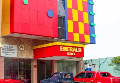 Bangunan Emerald Hotel Manado