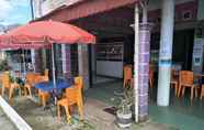 Bar, Cafe and Lounge 7 Penginapan Dhilla B&B