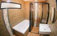 Toilet Kamar 6 Xis Chic Inn