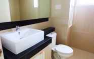 In-room Bathroom 6 Chai Hotel Bang Bo