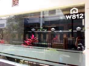 Bên ngoài 4 Wisma 812