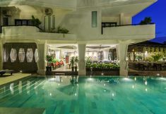 สระว่ายน้ำ 5 Central Suite Residence