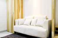 Lobi Modern Style The Oasis Studio Apartment with Comfortable Sofa by Travelio