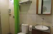 Toilet Kamar 6 Green Costel