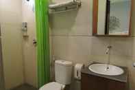 In-room Bathroom Green Costel