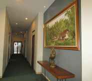 Lobby 2 Green Costel