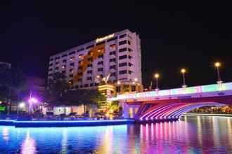 Luar Bangunan 4 Tun Fatimah Riverside Hotel