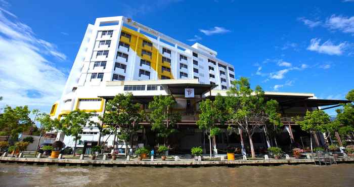 Bangunan Tun Fatimah Riverside Hotel