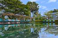 Swimming Pool Hillocks Hotel & Spa