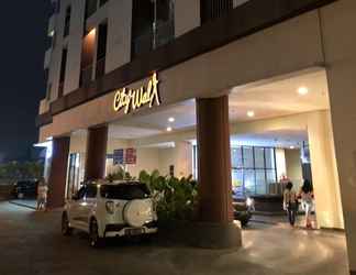 Lobby 2 Comfy 2BR Apartment at Serpong