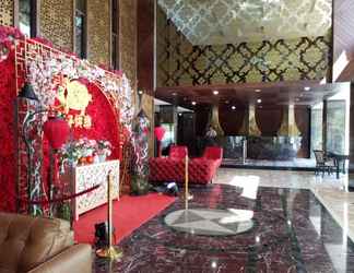 Lobby 2 Beverly Hotel Batam