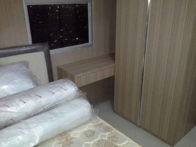 BEDROOM Comfy Room at Apartemen Season City (HNS)