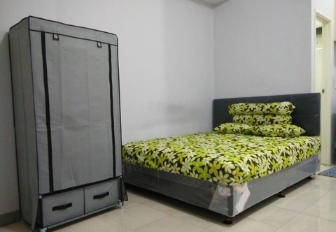 Bedroom Comfy Room at Apartemen Season City (HNS)