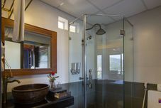 客房浴室 Saparis Hotel