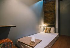 寝室 6 GUYASUKA X Suthisarn