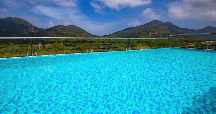 Swimming Pool Con Son Blue Sea Hotel