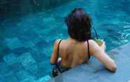 Swimming Pool 4 Villa Unggul