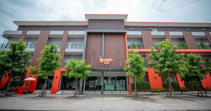 Bên ngoài Smart Hotel