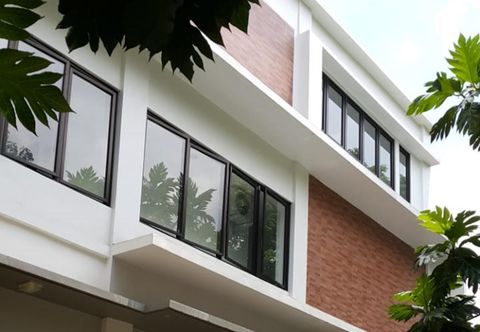 Exterior Budget Room at Penginapan Mugas