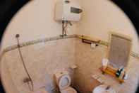 In-room Bathroom 1 Place Dalat Hotel