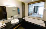 Toilet Kamar 7 Duc Huy Grand Hotel Lao Cai