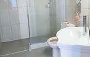 Toilet Kamar 4 Le Vallon Guest House