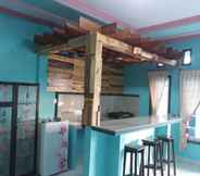 Bar, Cafe and Lounge 4 Raissa Guest House Syariah Pangkalan Bun